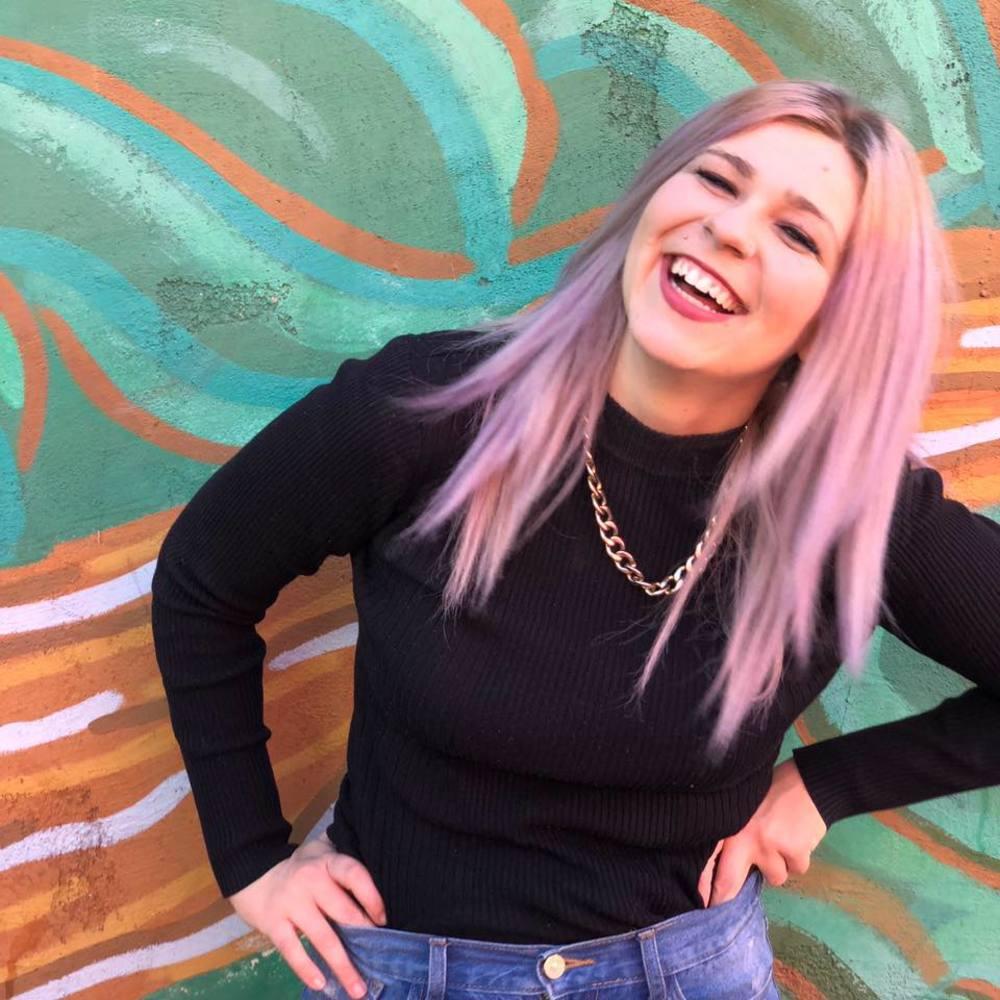 Meet your Posher, Christina